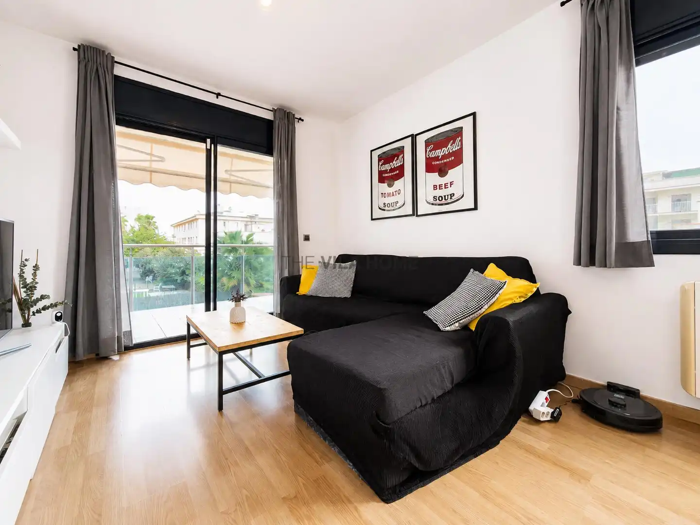 Sala de estar de Piso en venta en Vilanova i la Geltrú con Aire acondicionado, Calefacción y Piscina comunitaria