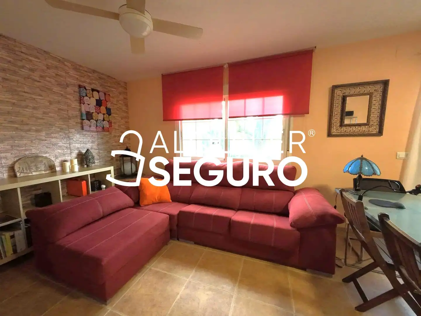 Sala d'estar de Casa o xalet de lloguer en La Adrada  amb Calefacció, Terrassa i Piscina