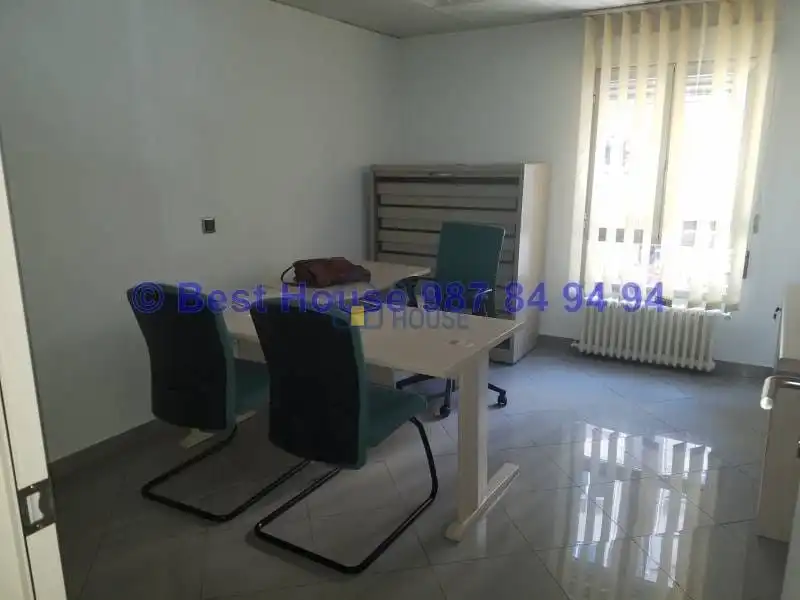 Oficina en venta en León Capital  con Calefacción