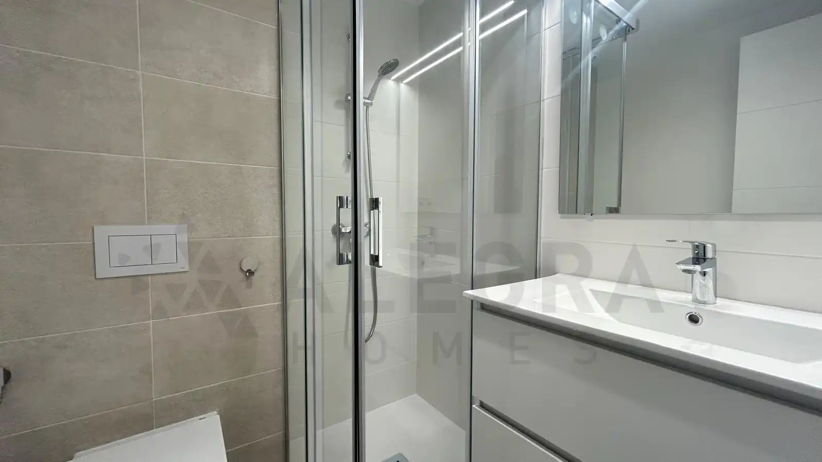 Bathroom of Flat for rent in Jerez de la Frontera  with Air Conditioner, Private garden and Community pool