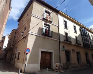 Exterior view of Duplex to rent in Valladolid Capital  with Heating, Terrace and Storage room