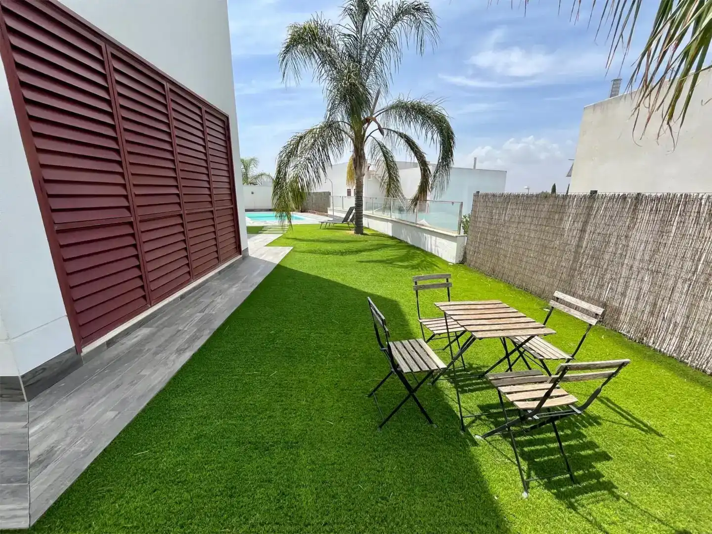 Terrassa de Casa o xalet en venda en Montequinto amb Aire condicionat, Piscina i Balcó