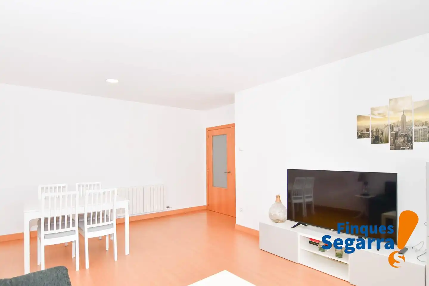 Sala d'estar de Pis en venda en El Vendrell amb Calefacció, Terrassa i Piscina comunitària