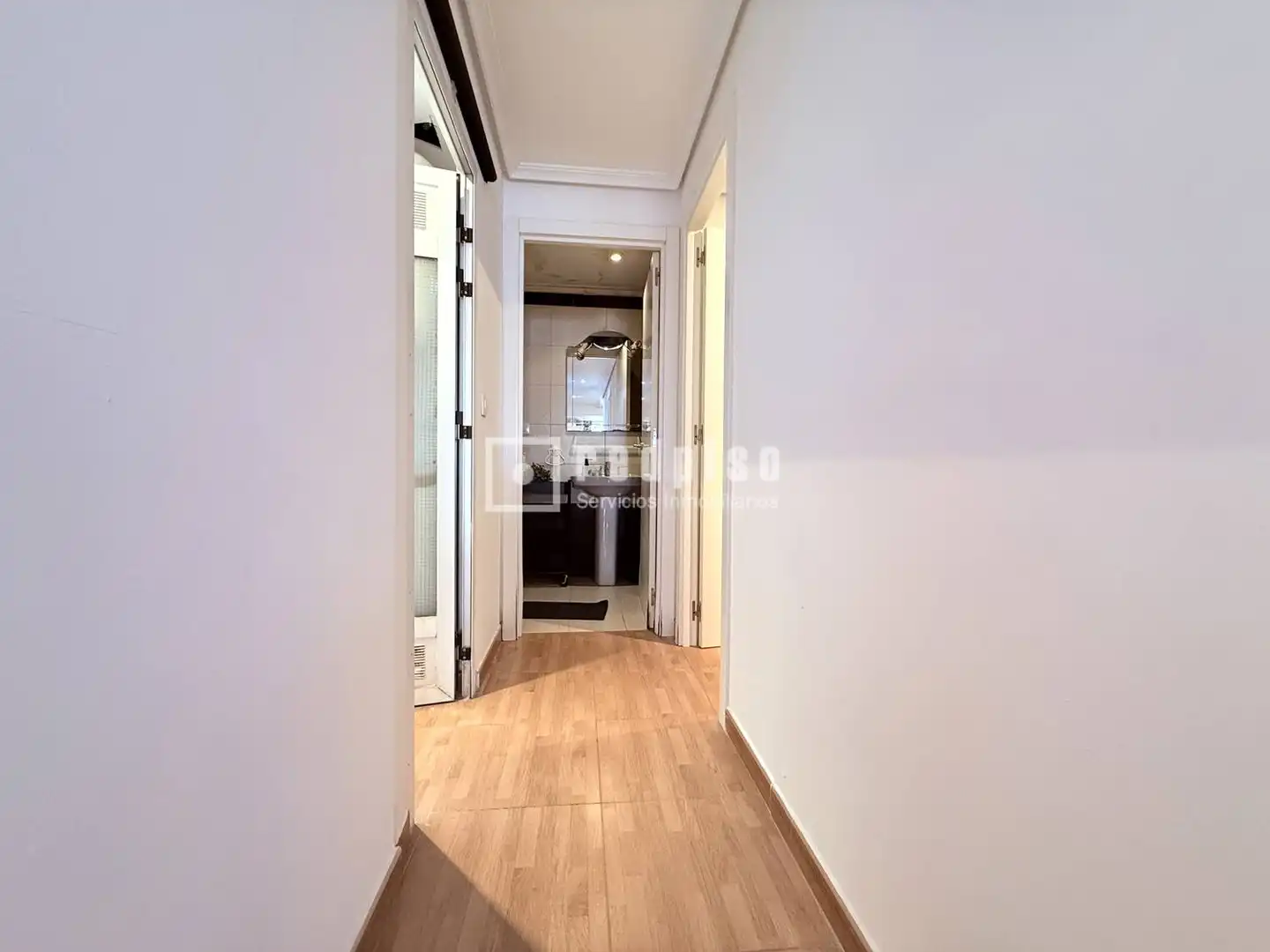 Flat for sale in Valencia  with Air Conditioner and Terrace