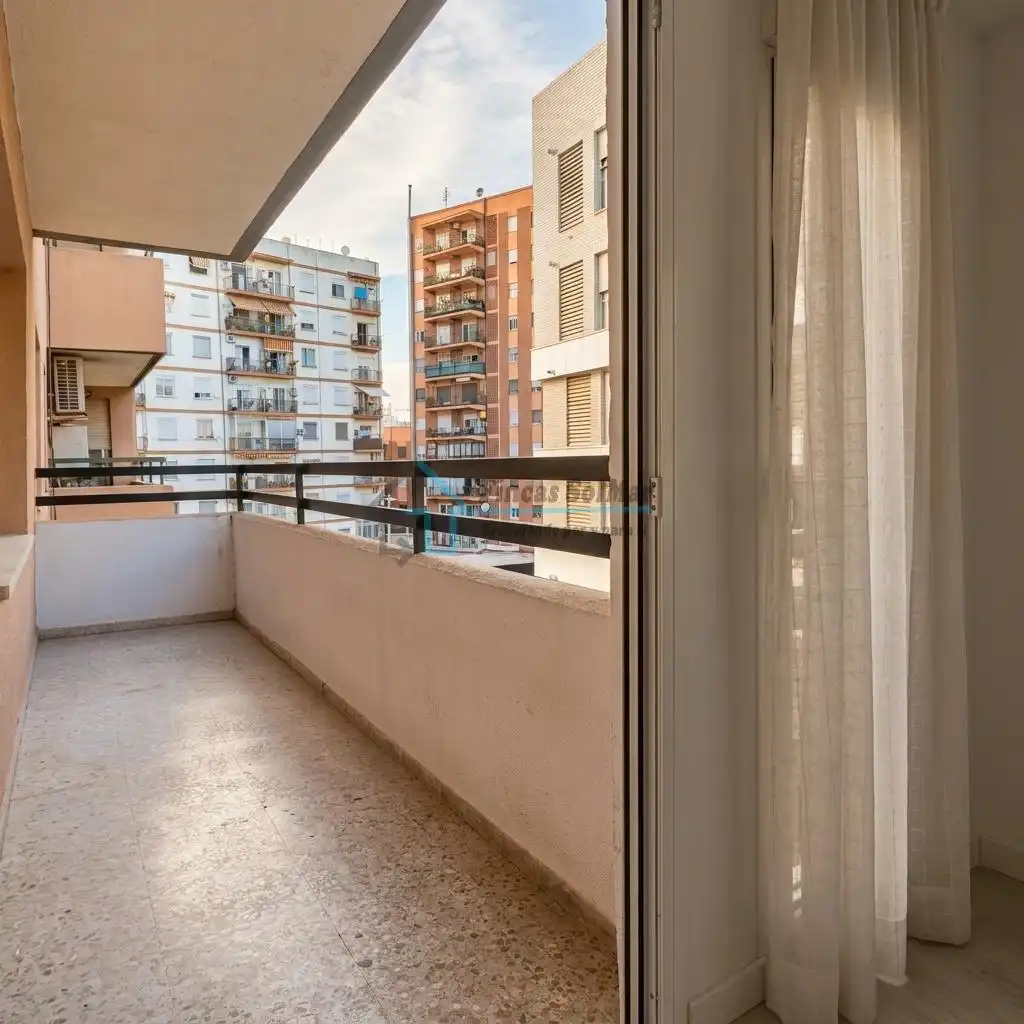 Terrassa de Apartament en venda en Castellón de la Plana / Castelló de la Plana amb Moblat i Balcó