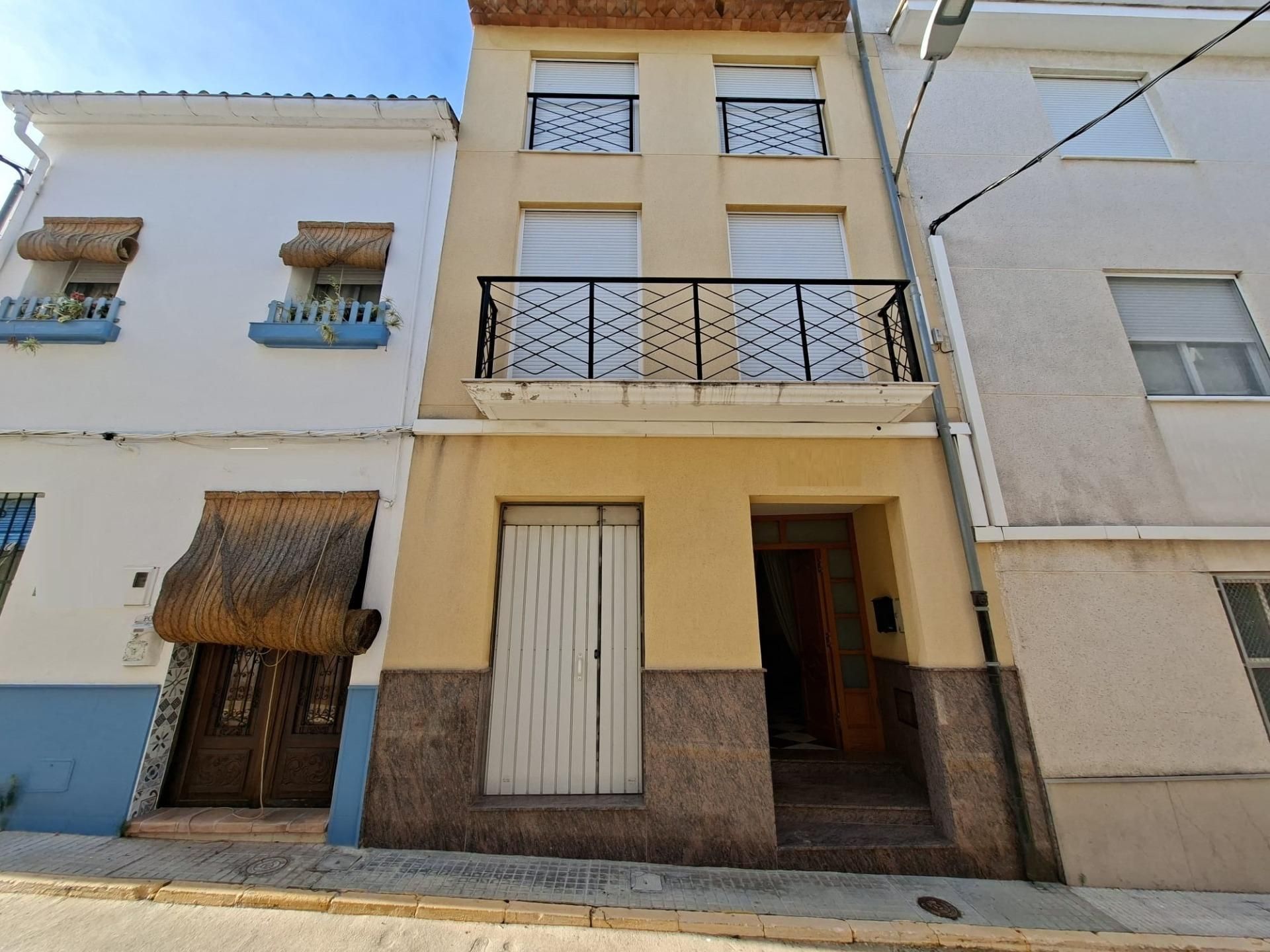 Vista exterior de Casa o xalet en venda en La Font d'en Carròs amb Terrassa, Traster i Moblat