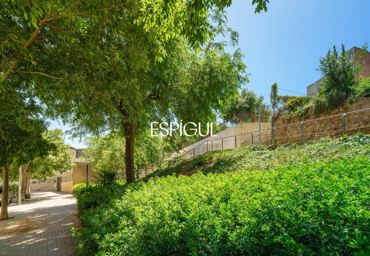 Außenansicht von Wohnung zum Verkauf in Barcelona mit Heizung, Parkett und Terrasse