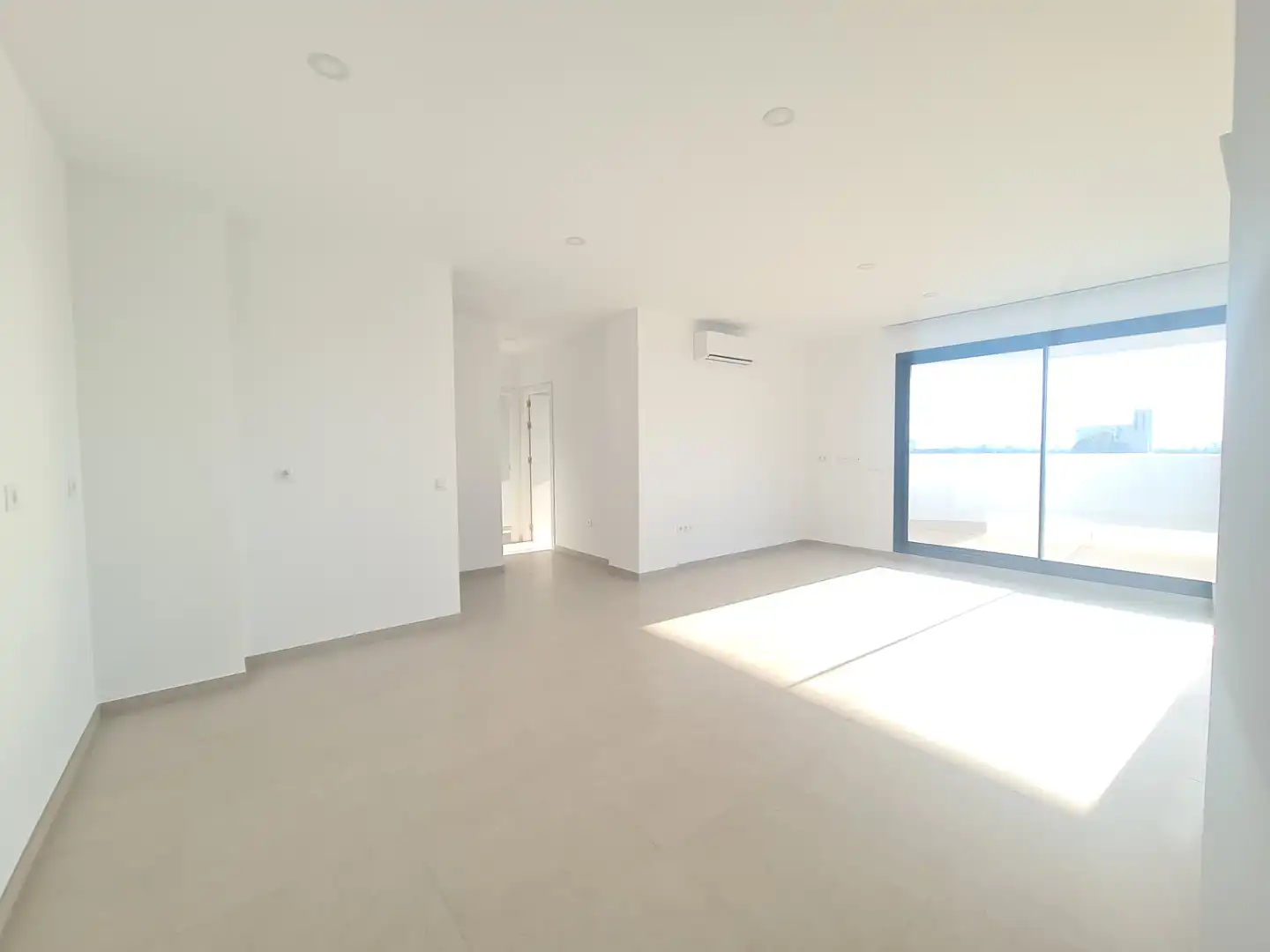 Ático en venta en Sevilla con Aire acondicionado, Calefacción y Terraza