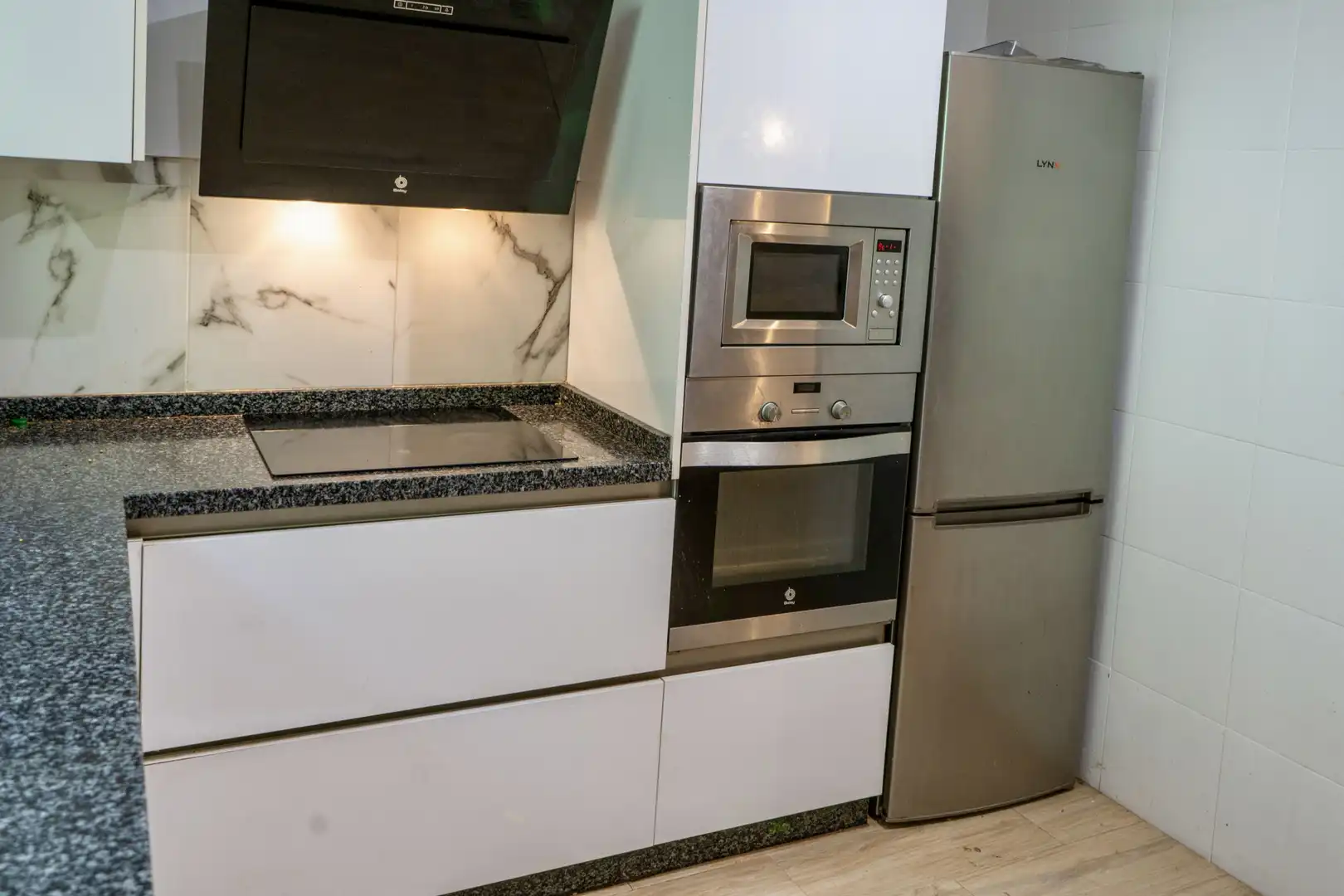 Apartament amb piscina en venda a Benahavís pueblo, imagen 8