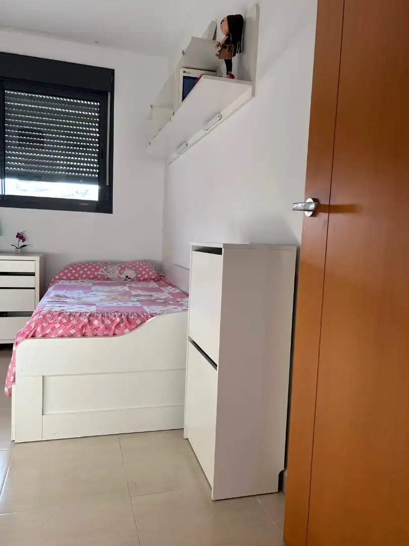 Dormitori de Pis de lloguer en Almería amb Aire condicionat, Calefacció i Terrassa