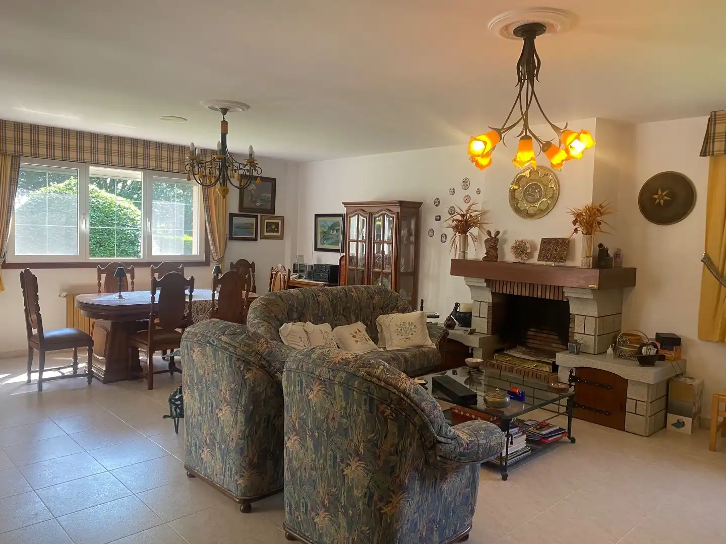 Sala de estar de Casa o chalet en venta en Lugo con Calefacción, Piscina y Amueblado