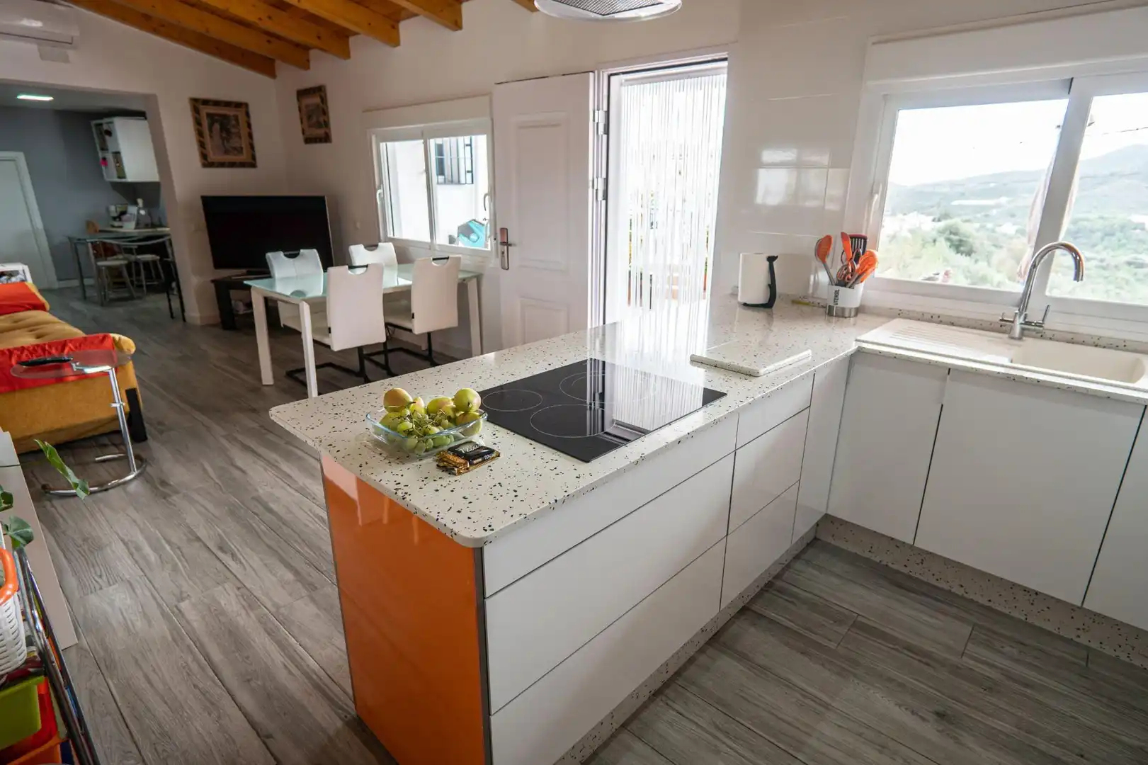 Cocina de Finca rústica en venta en Macharaviaya con Terraza