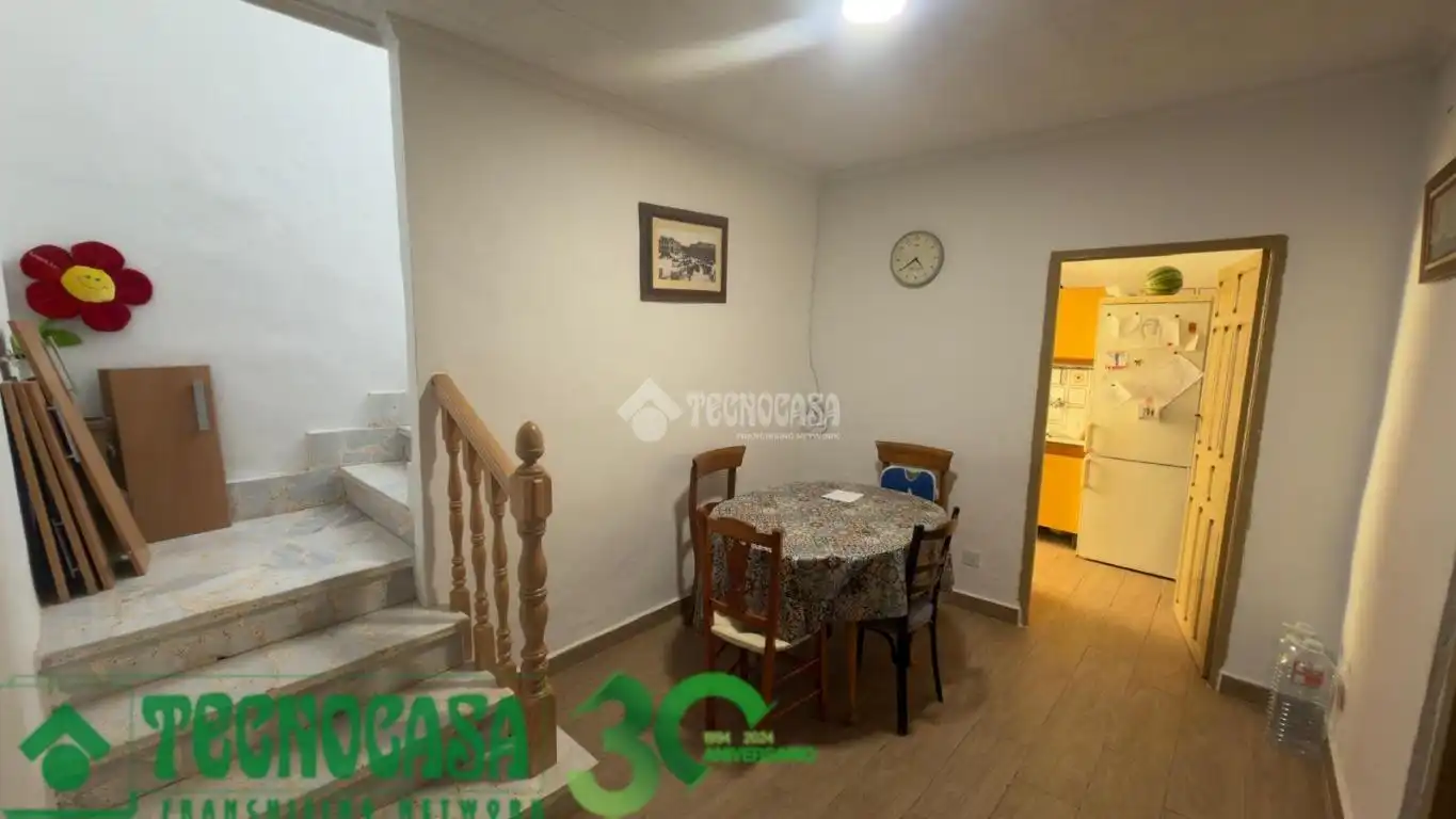 Casa aparellada en venda a Alcázar de San Juan