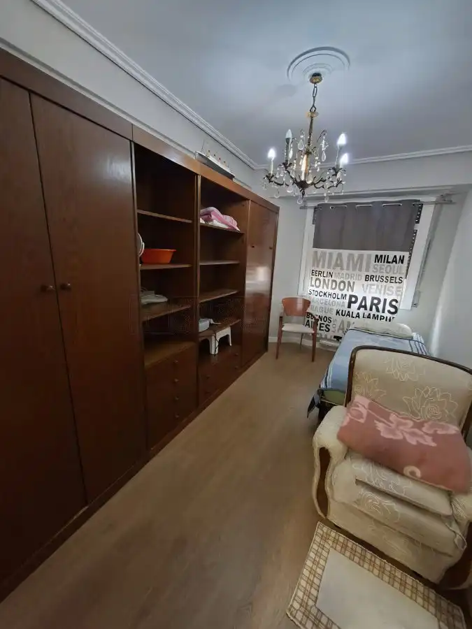 Bedroom of Flat for sale in Lovaina