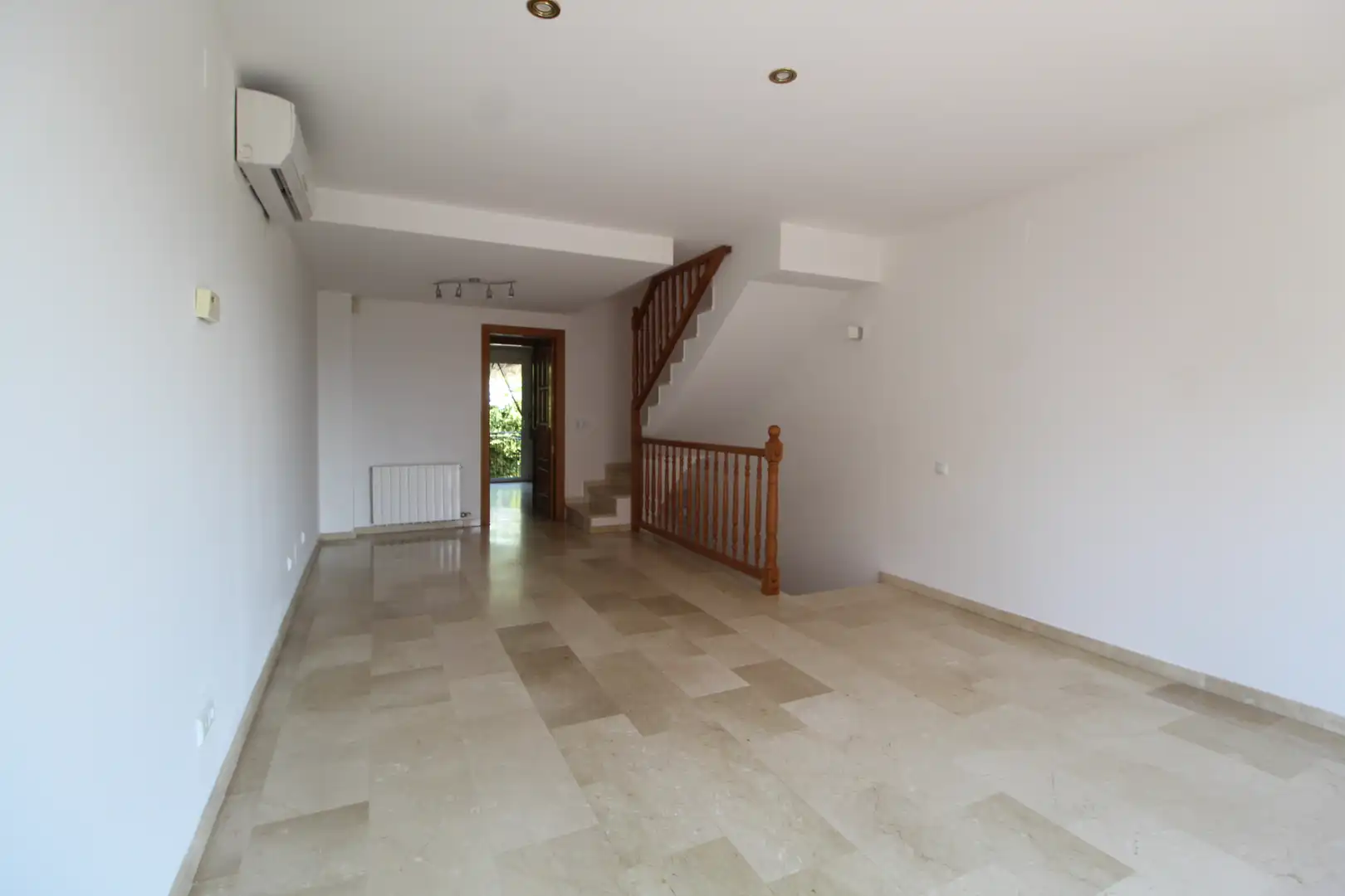 Casa adosada en venta en Rubí con Aire acondicionado, Calefacción y Terraza