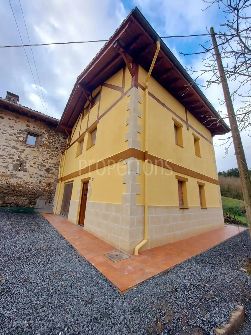 Vista exterior de Casa o chalet en venta en Zeanuri