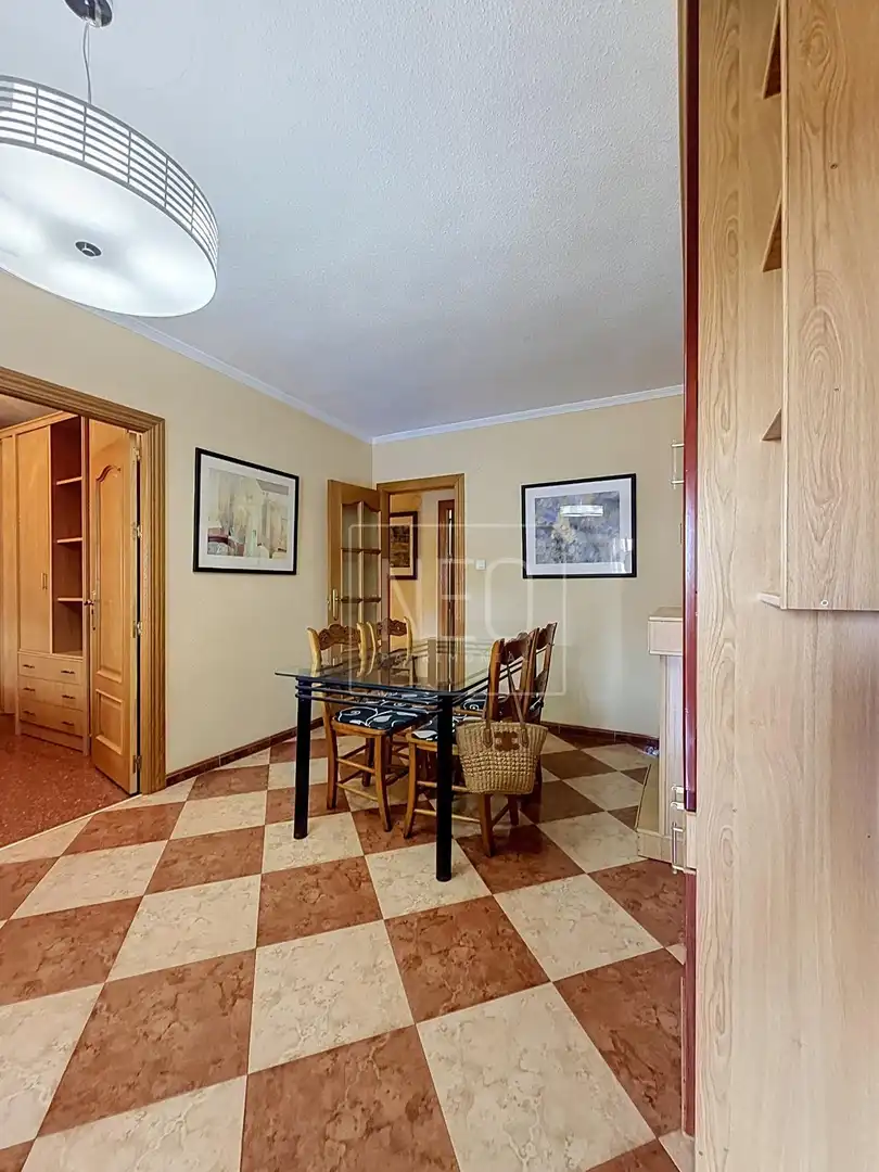 Flat with terrace for sale in Calle LUZ CASANOVA, imagen 5