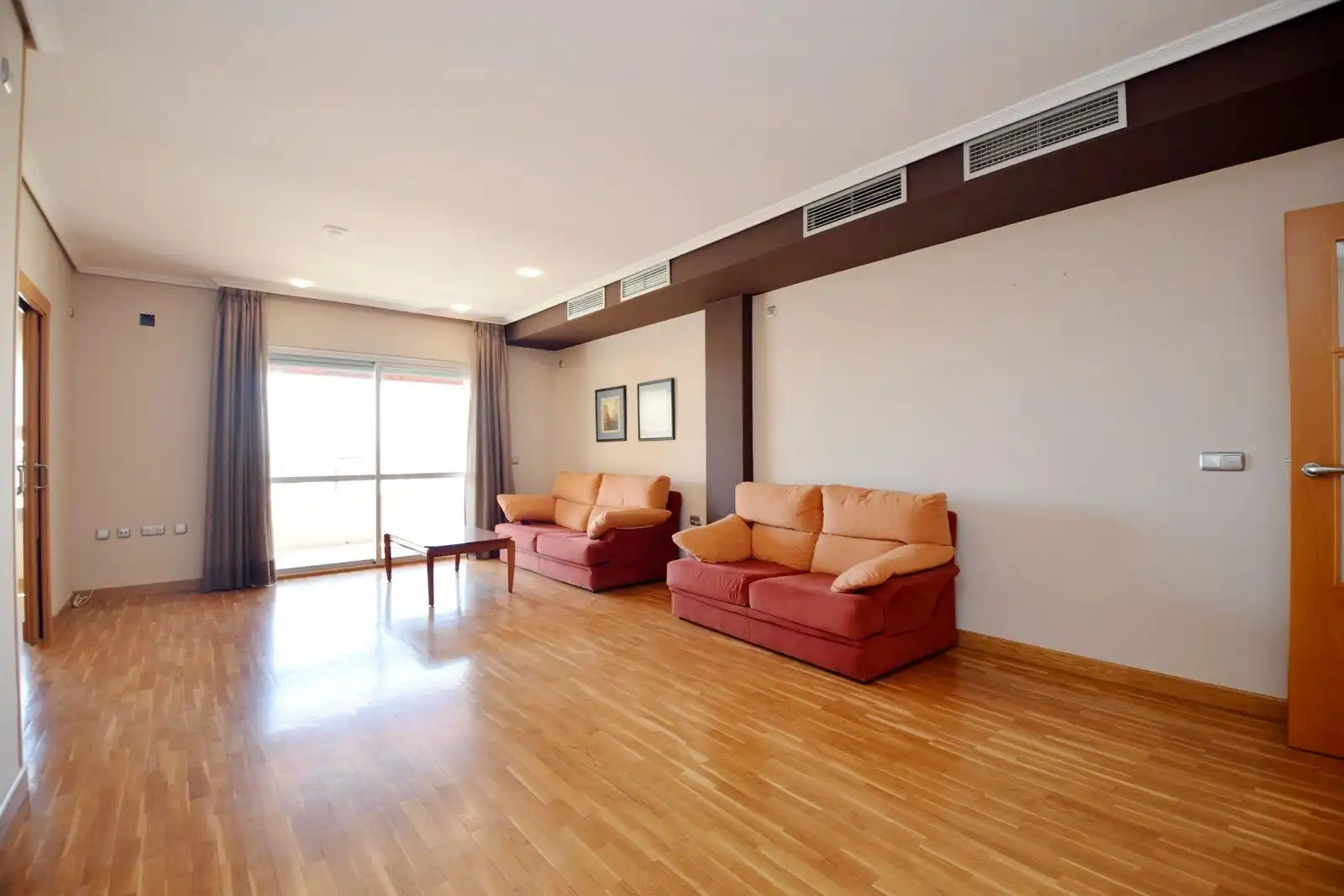 Wohnzimmer von Wohnung zum Verkauf in El Ejido mit Klimaanlage, Heizung und Parkett