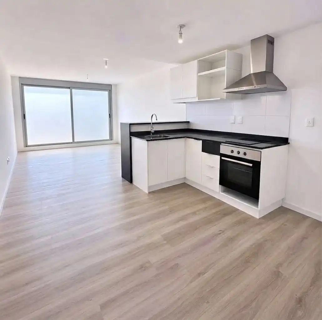 Flat with lift for sale in Carrer del Foc