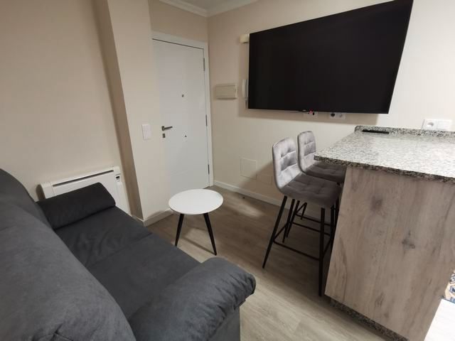 Living room of Apartment for sale in Santiago de Compostela   with Terrace, Furnished and Oven