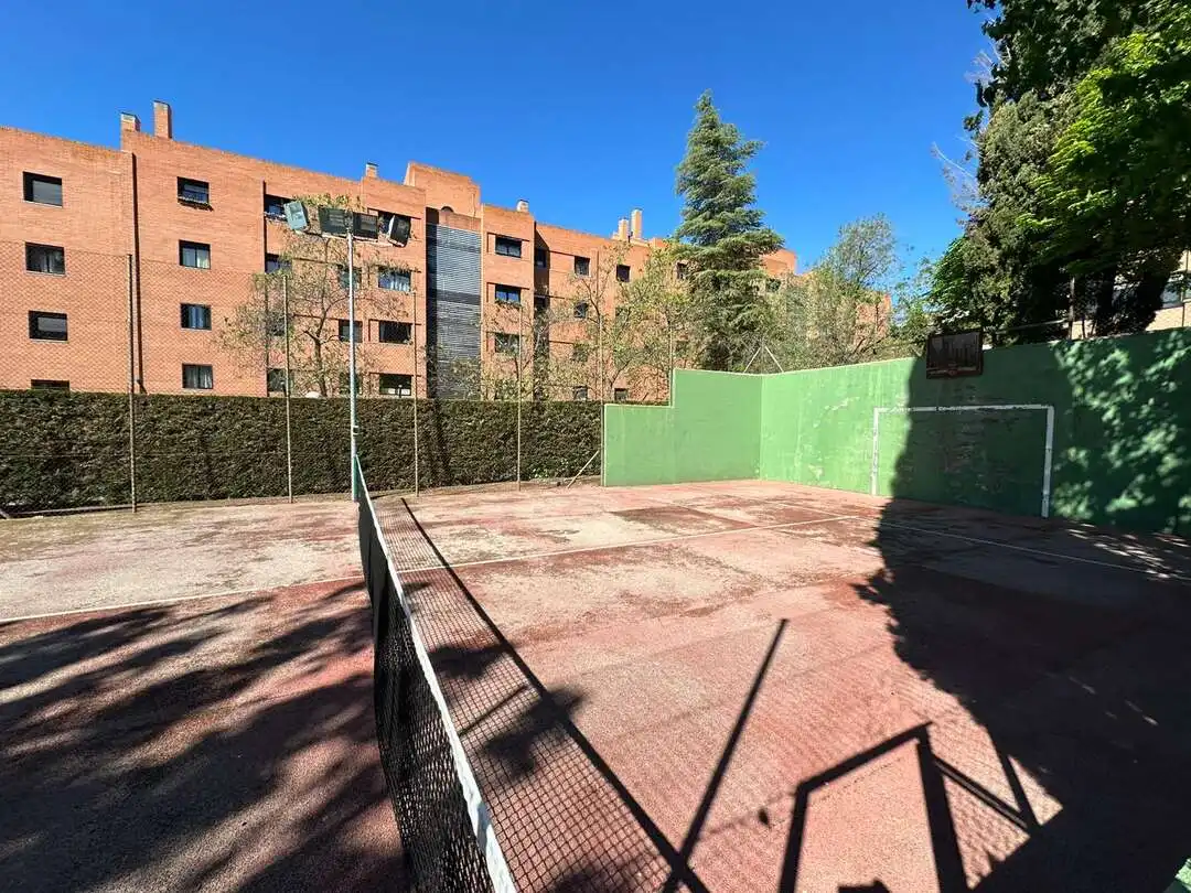 Parkplatz von Wohnung zum Verkauf in Toledo mit Klimaanlage, Heizung und Privatgarten