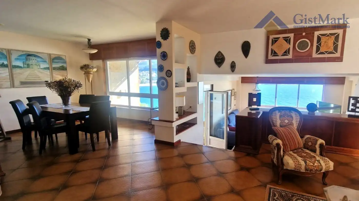 Sala de estar de Casa o chalet en venta en Nigrán con Calefacción, Jardín privado y Terraza