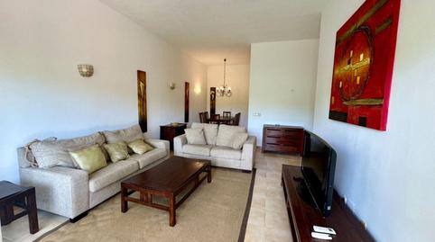 Foto 2 de Apartamento de alquiler en Nueva Atalaya, Estepona