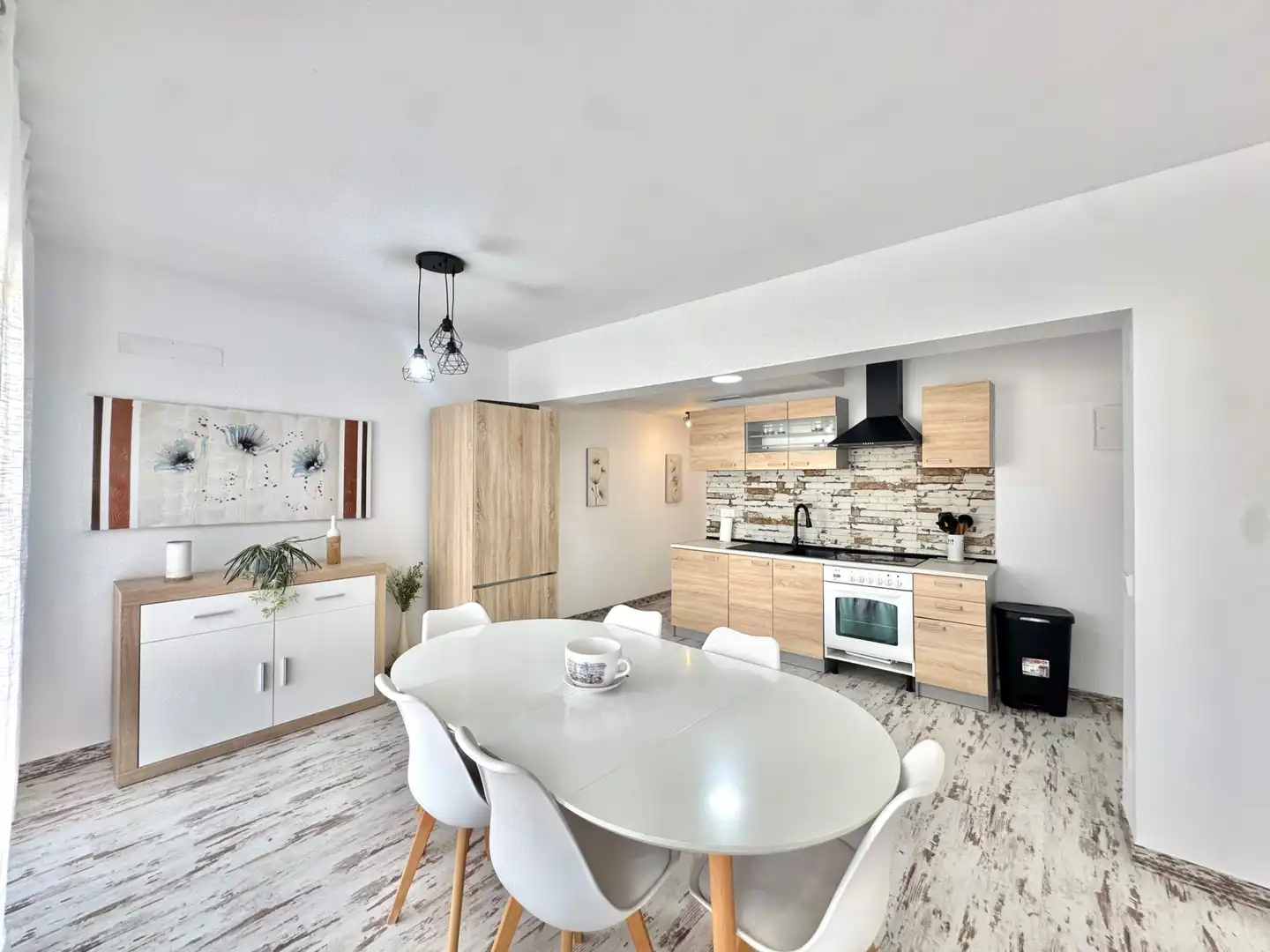 Küche von Wohnung zum Verkauf in Gandia mit Klimaanlage, Abstellraum und Balkon