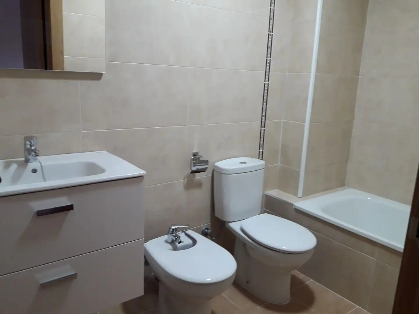 Bany de Pis de lloguer en Sant Vicenç Dels Horts amb Parquet, Terrassa i Forn
