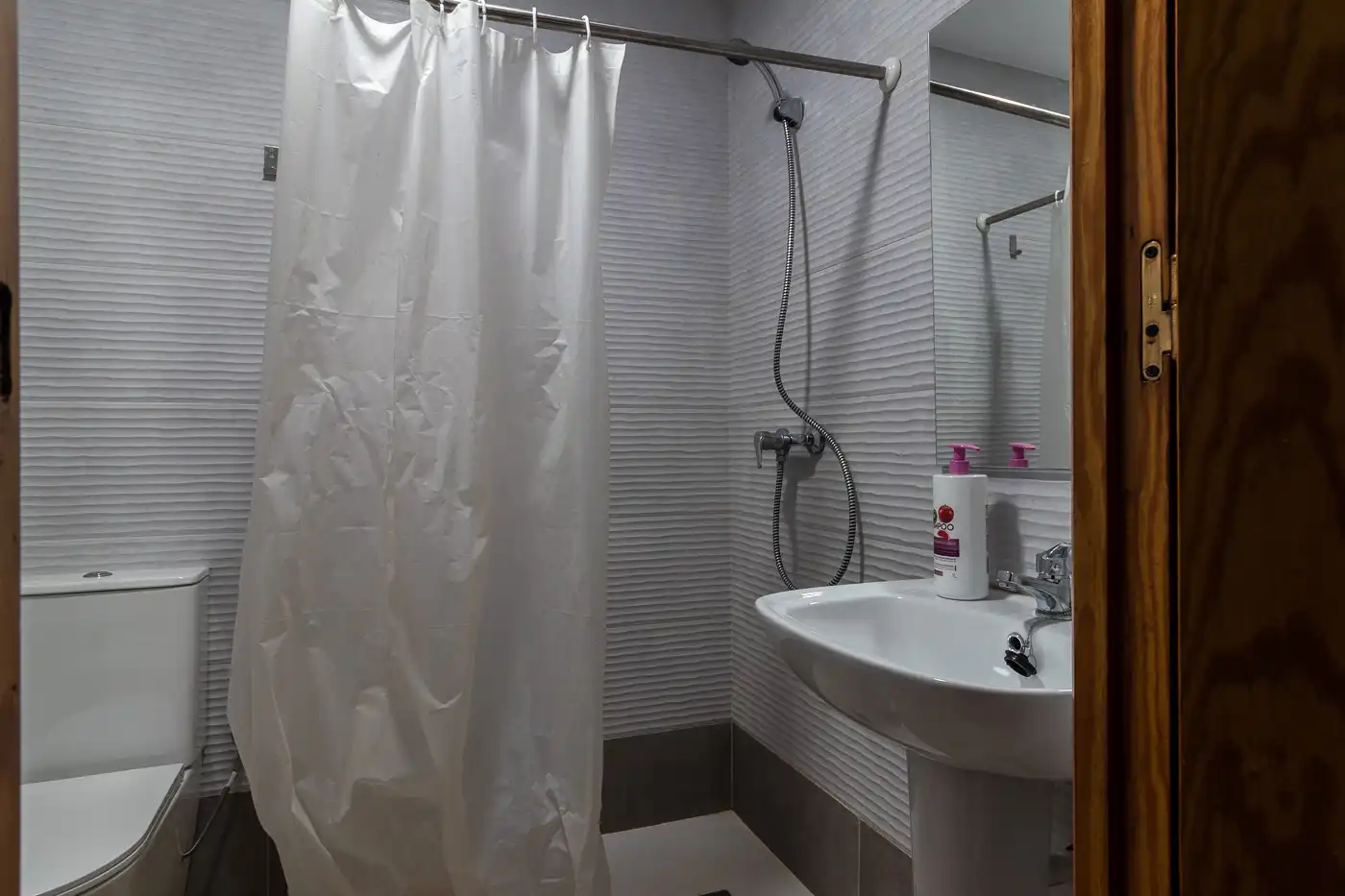 Badezimmer von Country house zum Verkauf in Plan mit Terrasse