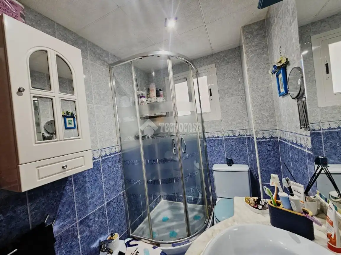 Baño de Piso en venta en Parla con Aire acondicionado y Calefacción