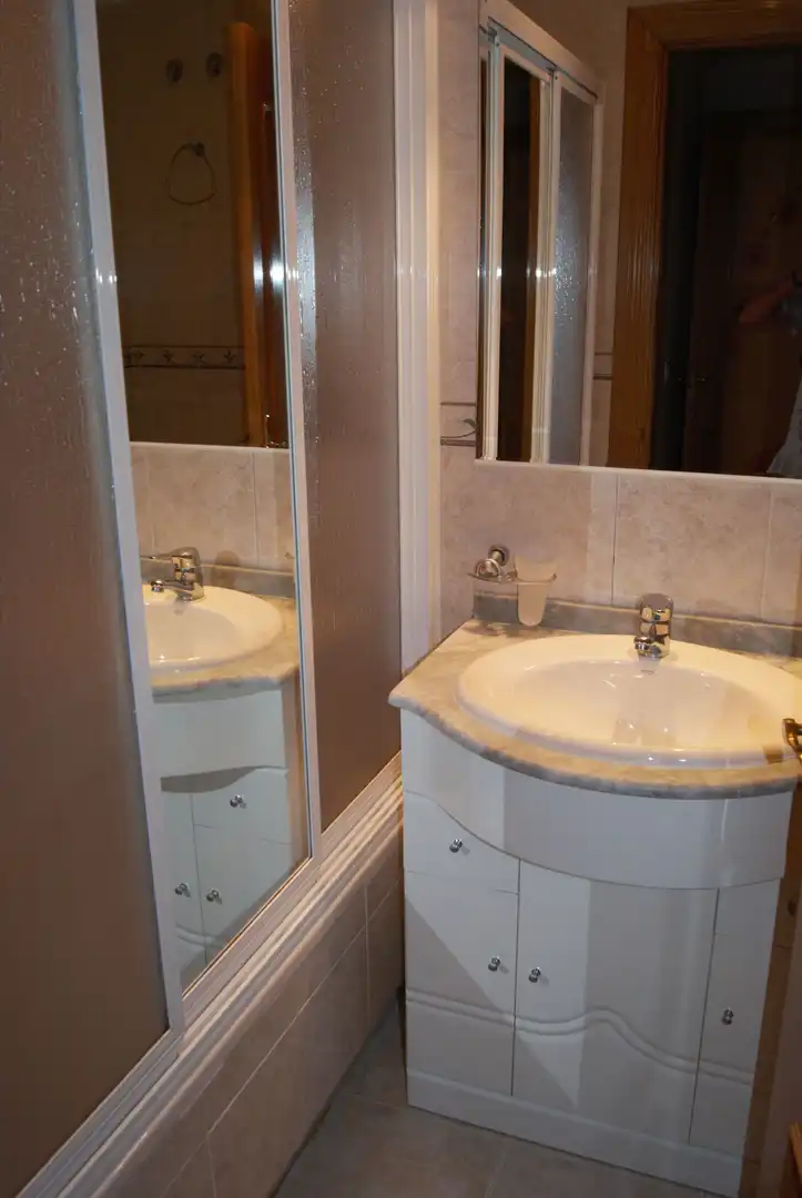 Baño de Piso de alquiler en Ávila con Calefacción y Amueblado