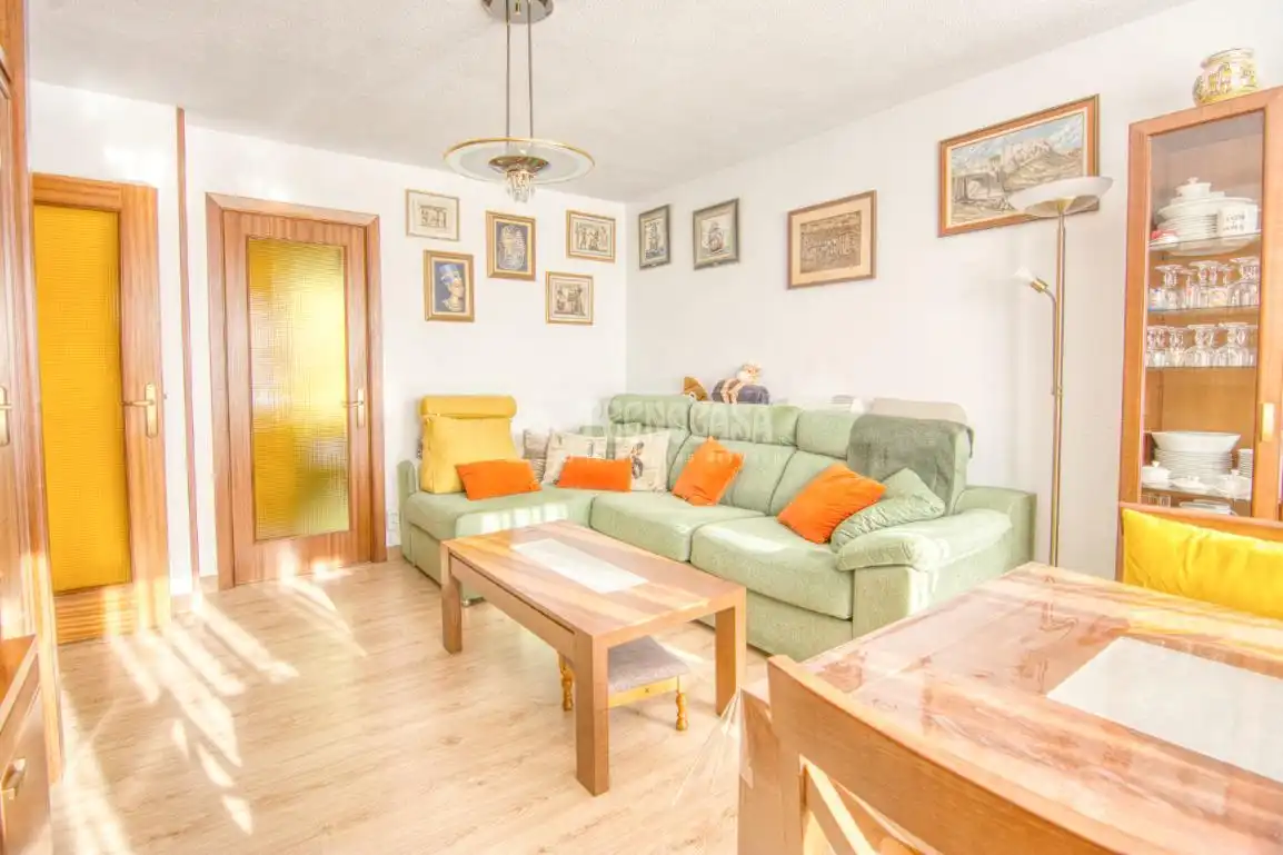 Wohnzimmer von Wohnung zum Verkauf in Santander mit Abstellraum