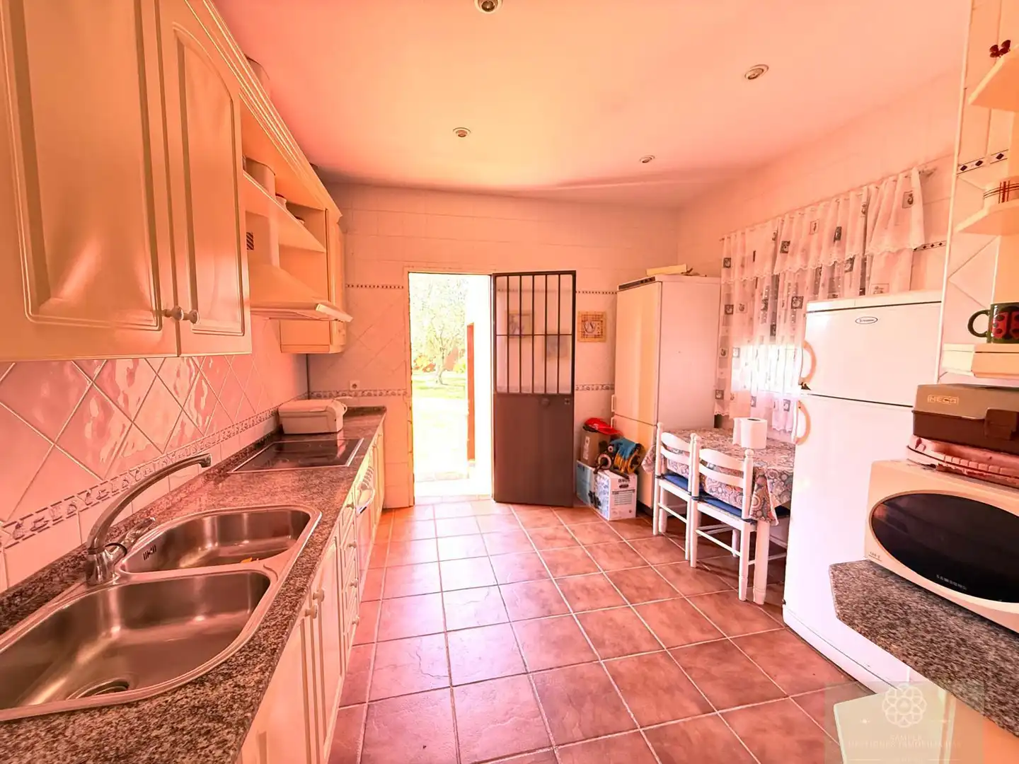 Cuina de Casa o xalet en venda en El Puerto de Santa María amb Piscina