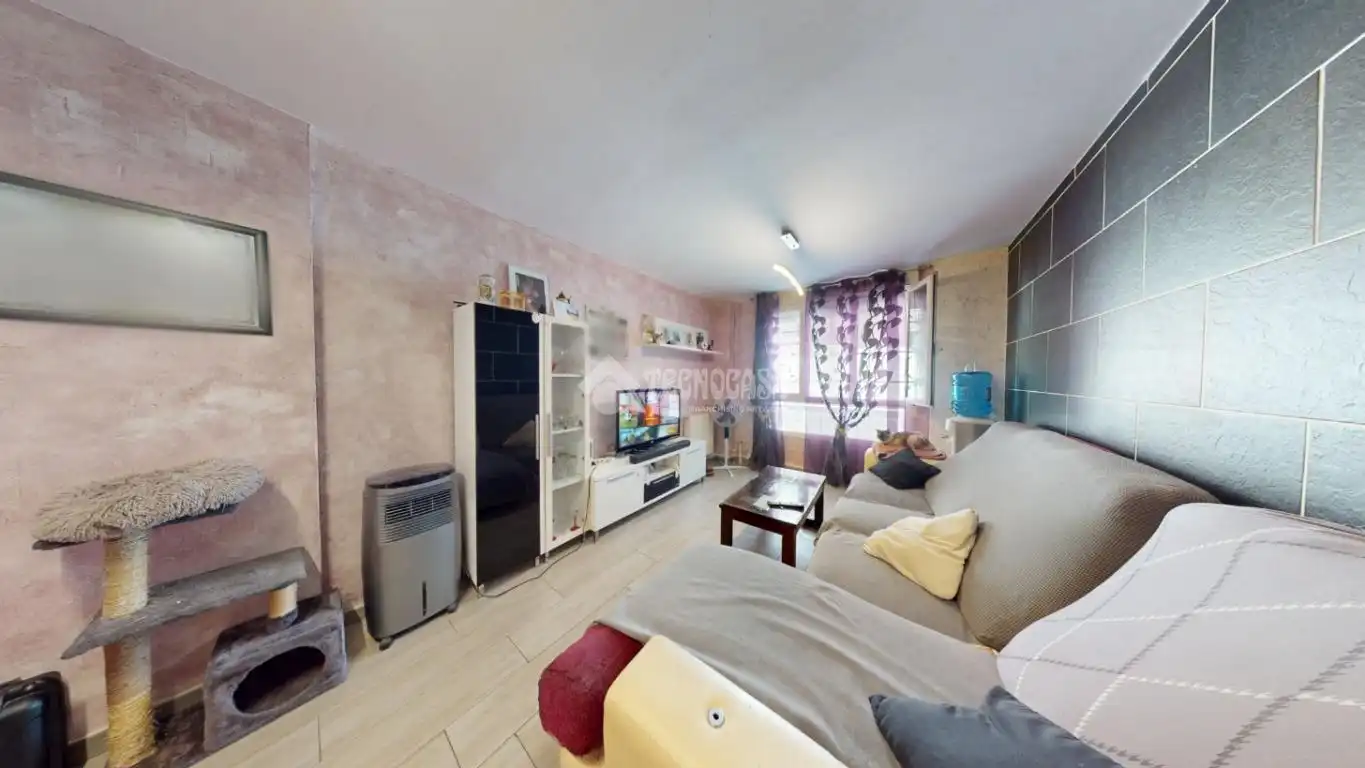 Sala de estar de Piso en venta en Azuqueca de Henares con Calefacción, Trastero y Internet