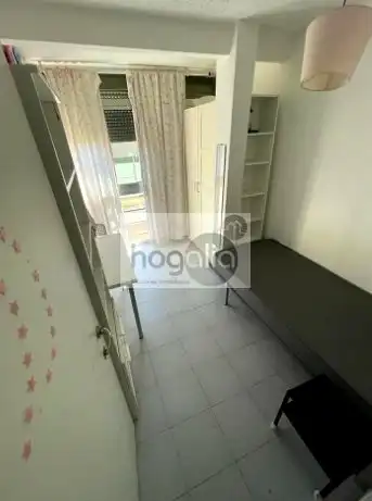 Habitación de Piso de alquiler en Sevilla con Aire acondicionado y Amueblado