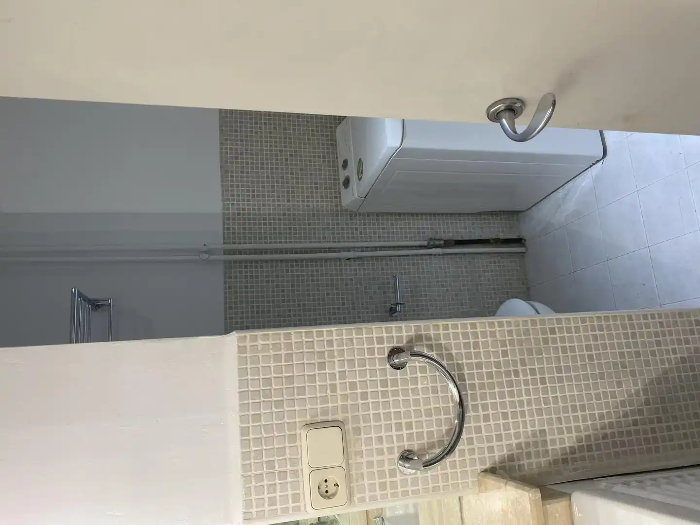 Badezimmer von Wohnungen zur Miete in  Madrid Capital mit Klimaanlage und Balkon