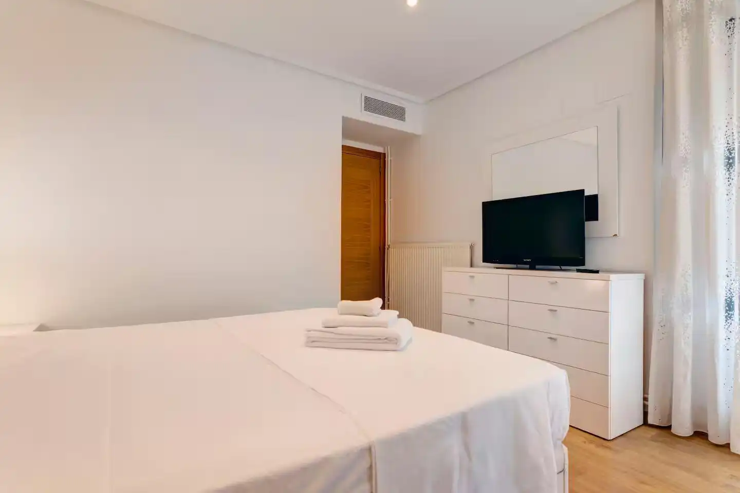 Flat for rent in Calle Santa Ángela de la Cruz, Encarnación - Regina