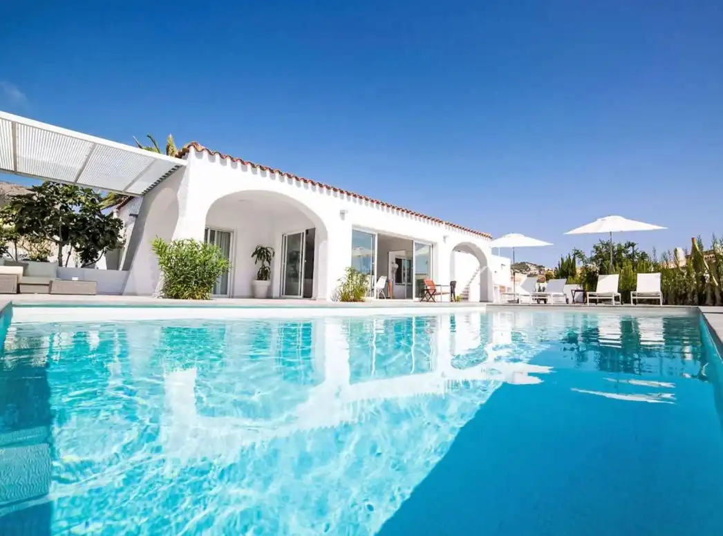 Piscina de Casa o chalet en venta en Calpe / Calp con Aire acondicionado, Calefacción y Amueblado