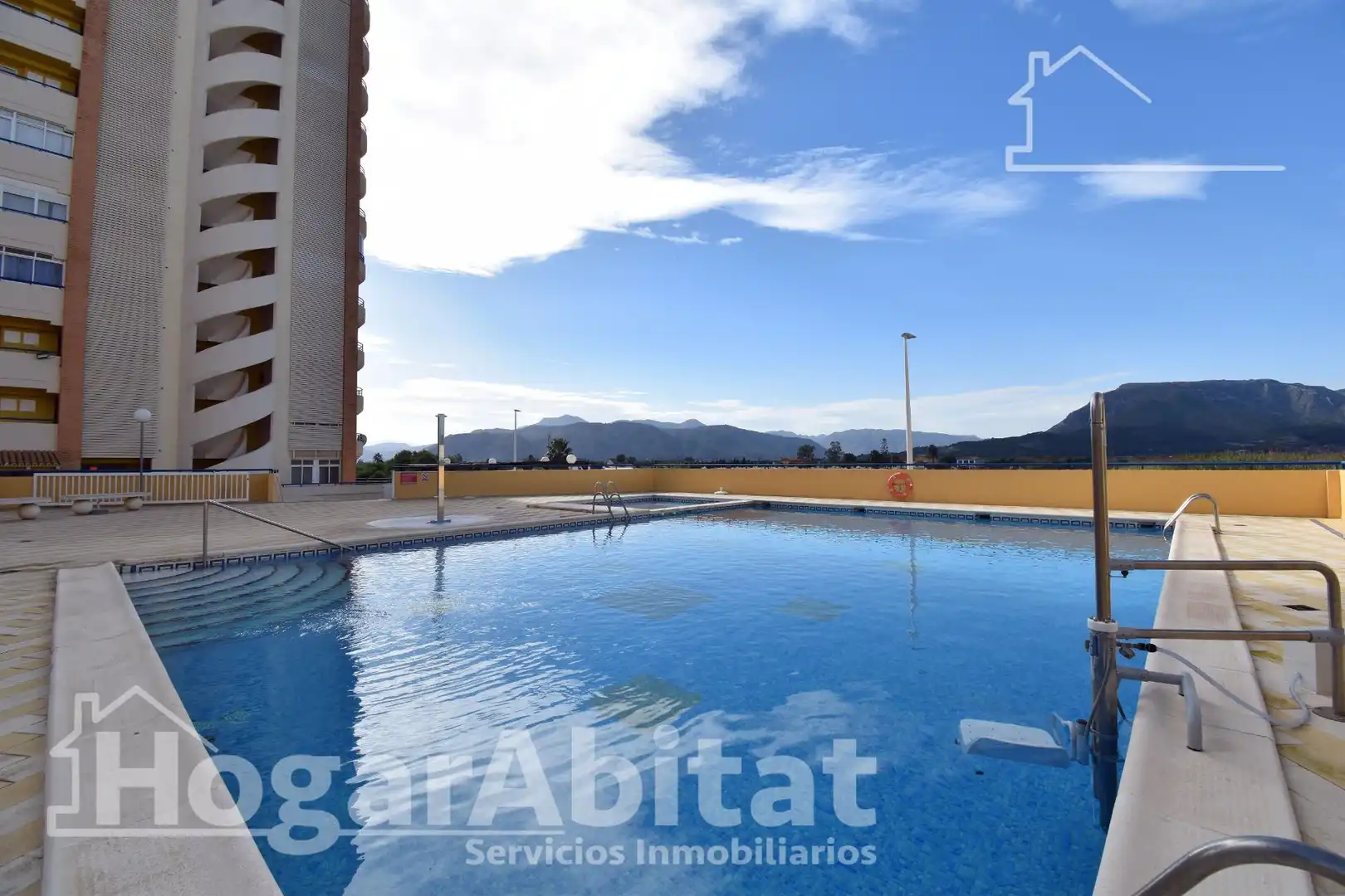 Piscina de Pis en venda en Tavernes de la Valldigna amb Terrassa, Traster i Balcó