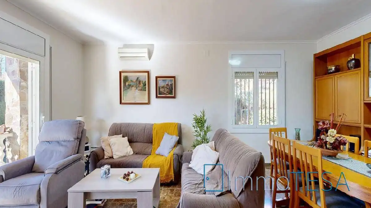 Sala de estar de Casa o chalet en venta en Barberà del Vallès con Aire acondicionado, Calefacción y Jardín privado