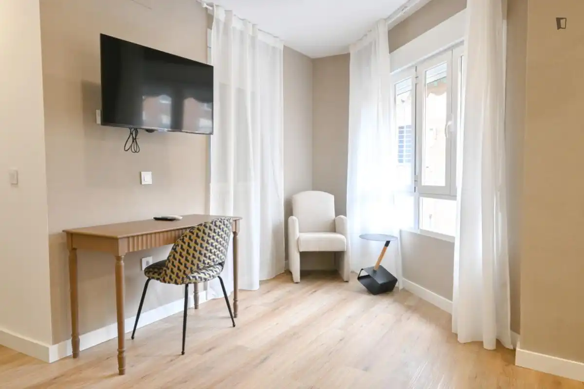 Schlafzimmer von Wohnungen zur Miete in Madrid mit Klimaanlage, Heizung und Möbliert