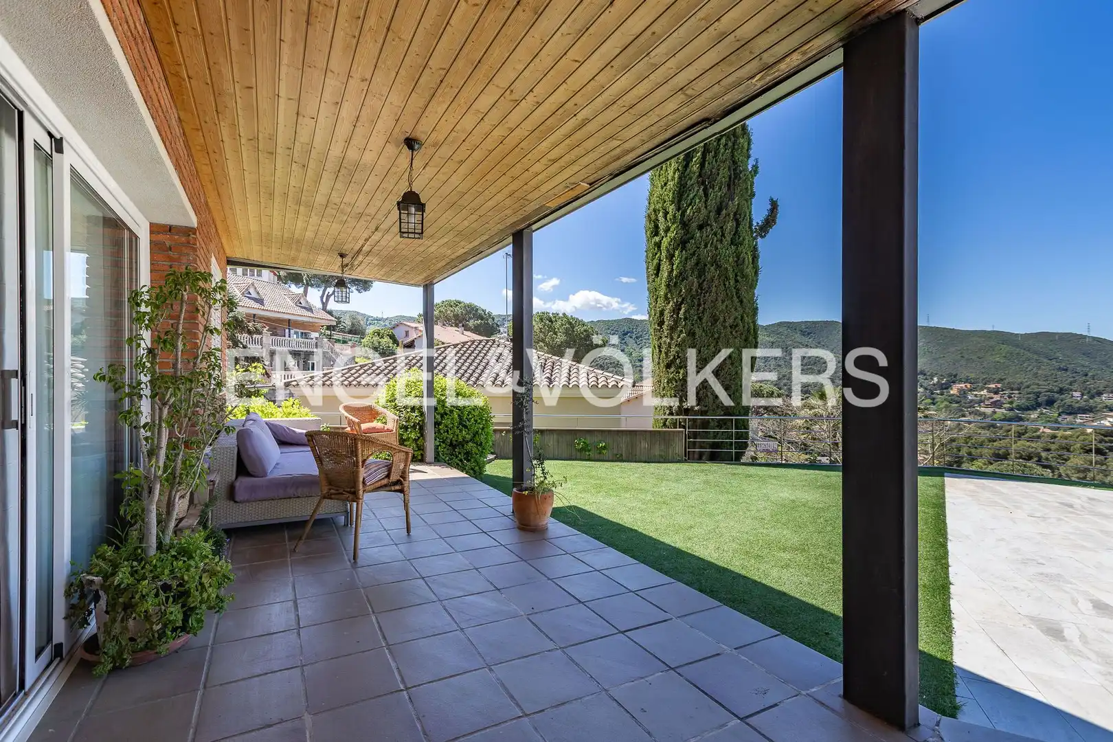 Terrassa de Casa o xalet en venda en Sant Fost de Campsentelles amb Calefacció, Jardí privat i Parquet