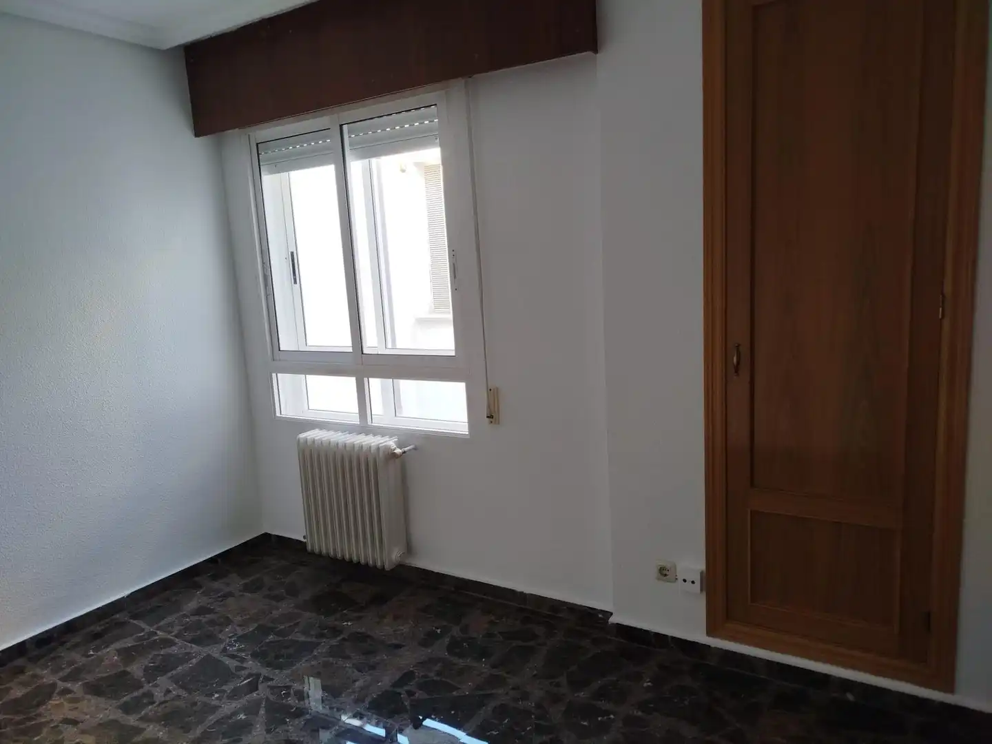 Habitación de Piso en venta en Albacete con Calefacción, Trastero y Balcón