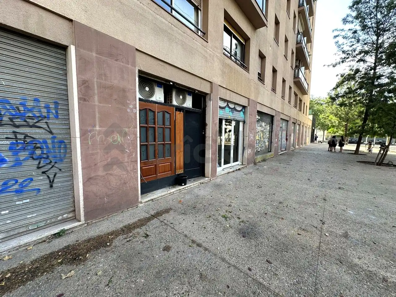 Exterior view of Commercial properties for sale in Barcelona  with Air Conditioner