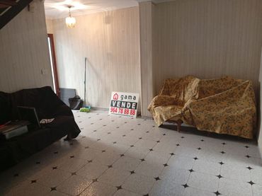 Casa con balcón en venta en Santa Teresa