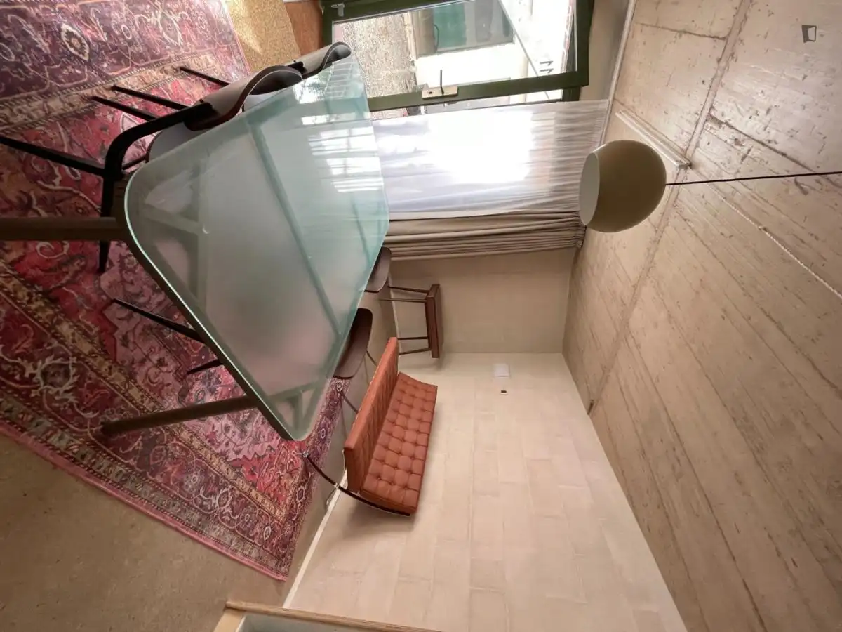 Comedor de Apartamento de alquiler en Barcelona con Aire acondicionado, Calefacción y Amueblado