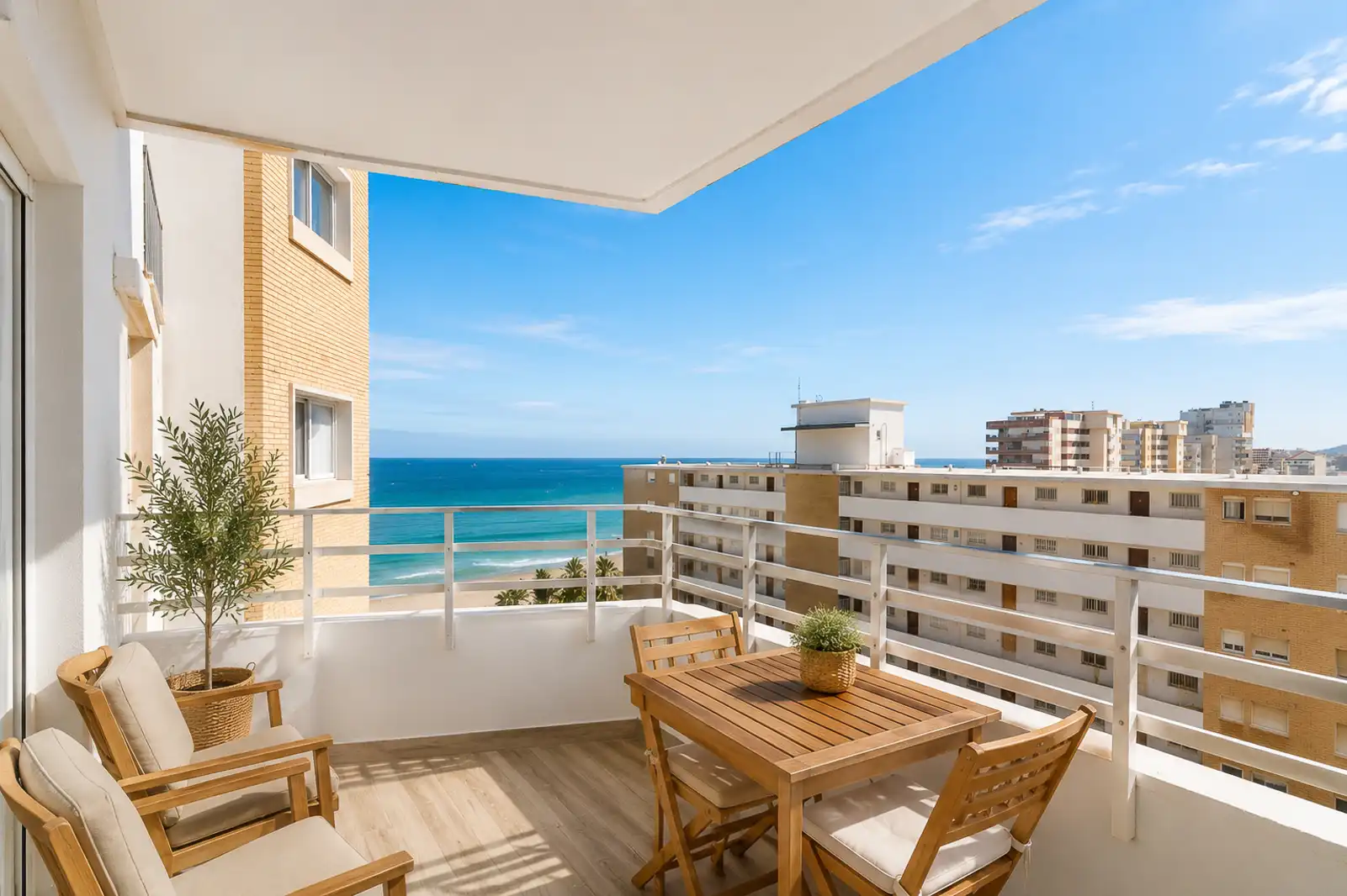 Piso con piscina en venta en Paseo Marítimo Rey de España 92