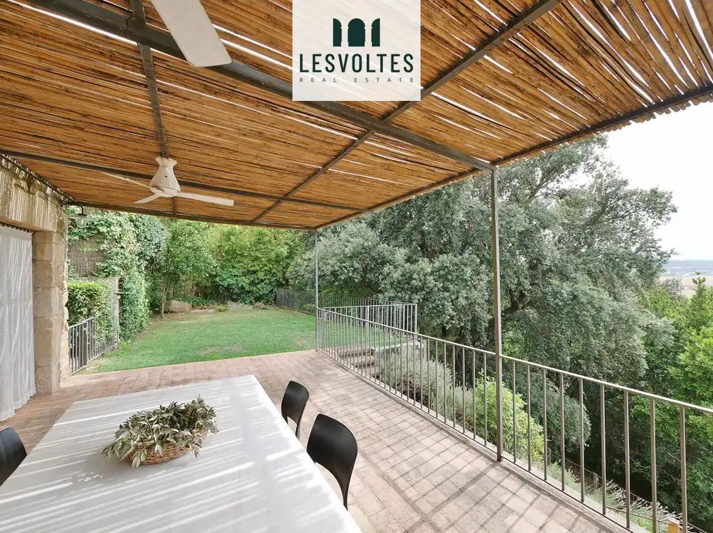 Terrassa de Finca rústica en venda en La Bisbal d'Empordà amb Aire condicionat, Calefacció i Jardí privat