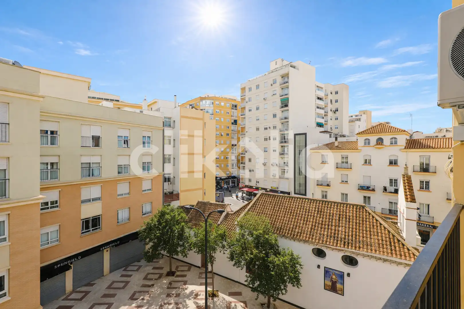 Vista exterior de Pis en venda en Málaga amb Aire condicionat, Terrassa i Balcó